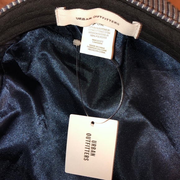 Trendy Hat! - Picture 4 of 4